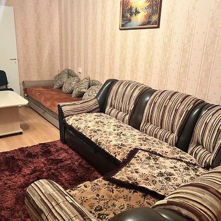 Ореховая Горка Апартаменты С Балконом И Лифтом Narva Eksteriør bilde