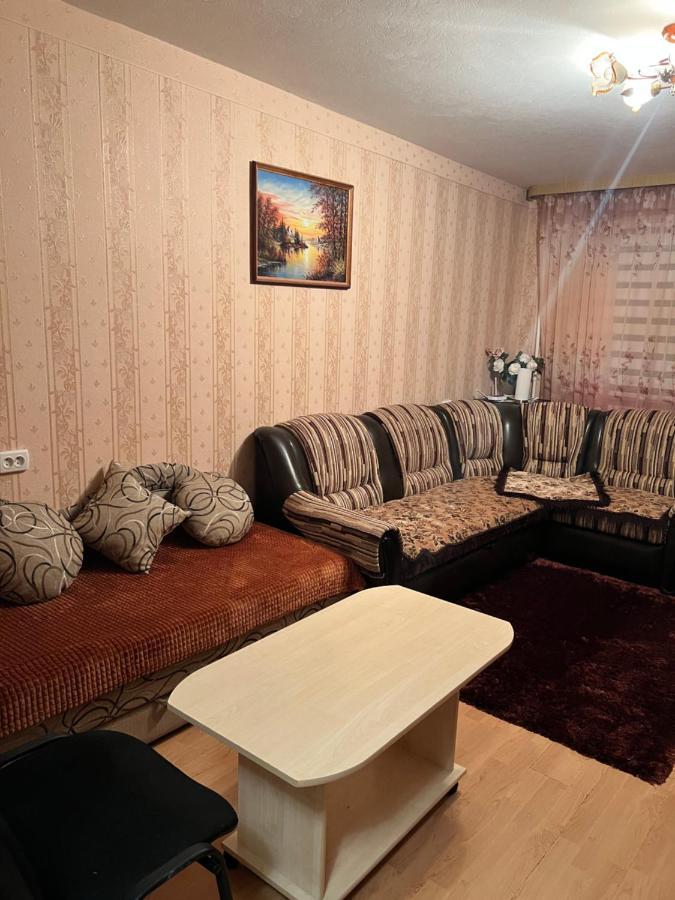 Ореховая Горка Апартаменты С Балконом И Лифтом Narva Eksteriør bilde