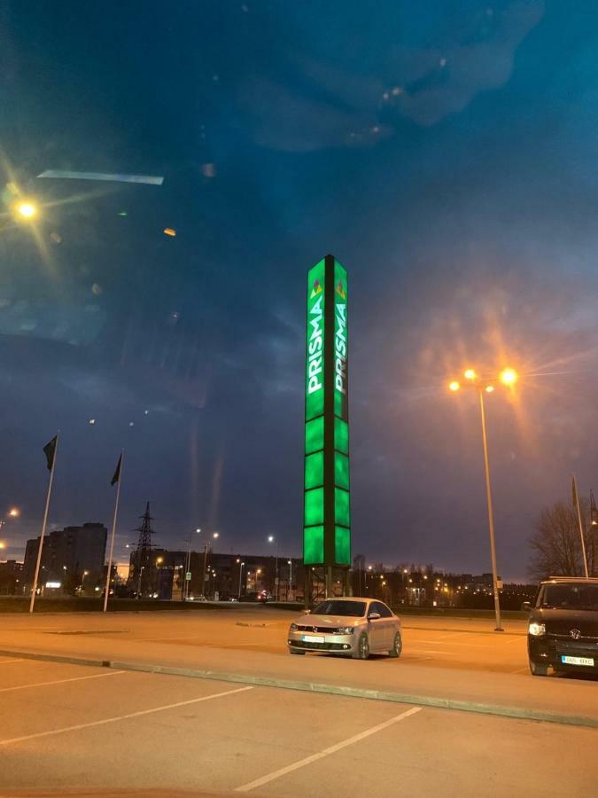 Ореховая Горка Апартаменты С Балконом И Лифтом Narva Eksteriør bilde