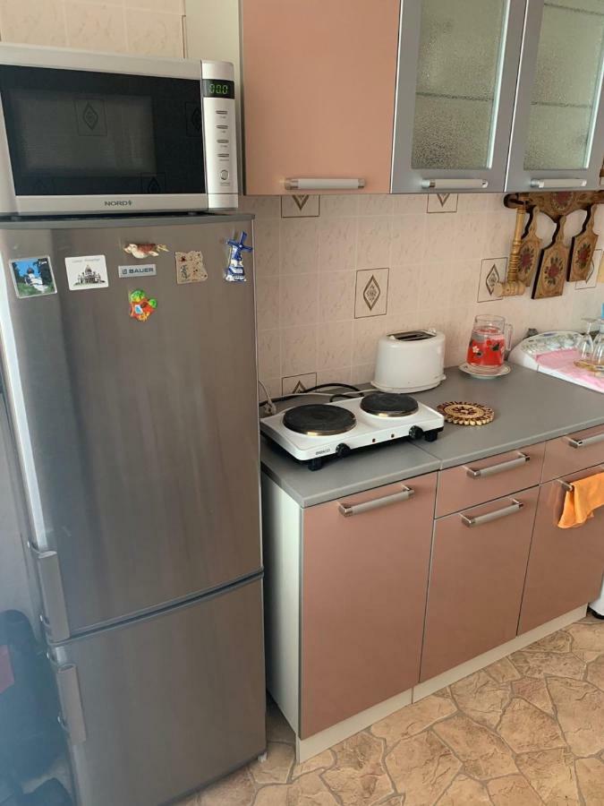 Ореховая Горка Апартаменты С Балконом И Лифтом Narva Eksteriør bilde