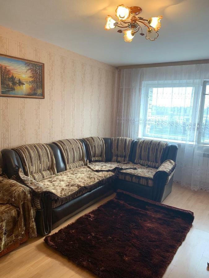 Ореховая Горка Апартаменты С Балконом И Лифтом Narva Eksteriør bilde