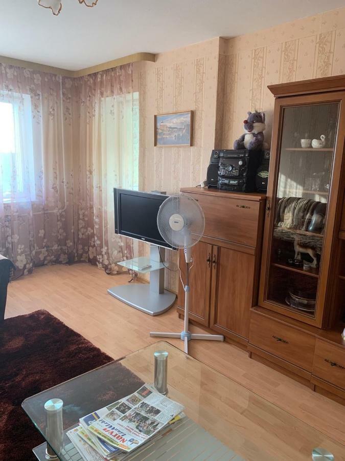 Ореховая Горка Апартаменты С Балконом И Лифтом Narva Eksteriør bilde